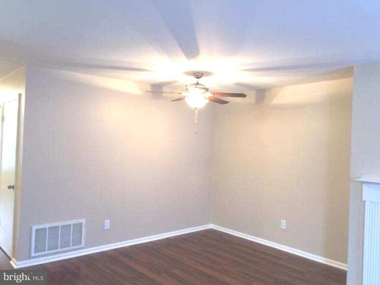 1807 Huntingdon Mews - Photo 2 of 11