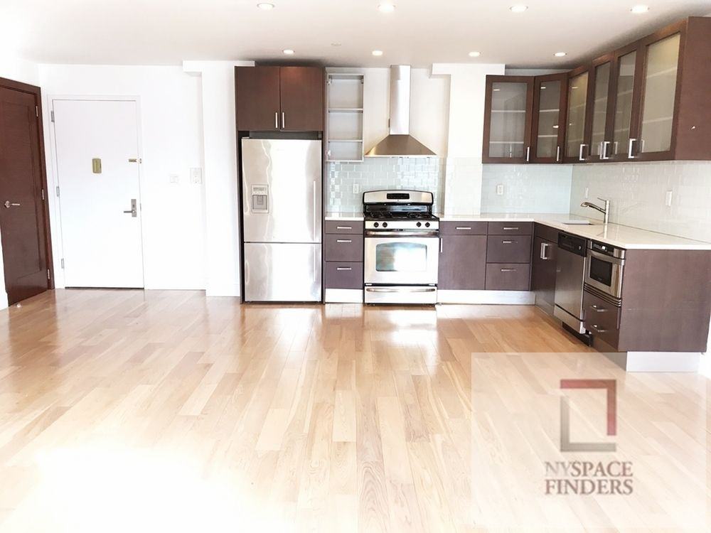 31-01 Vernon Boulevard #402 - Photo 2 of 17