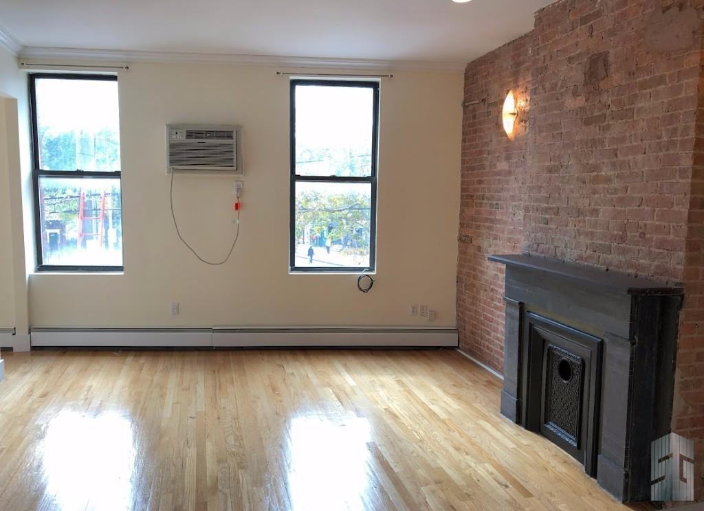 39 Victory Blvd #2F - Photo 2 of 9