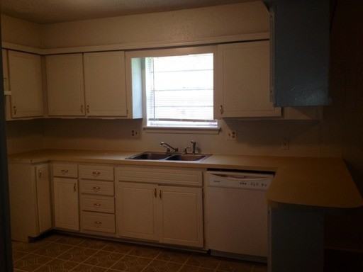 7200 Galahad Cir - Photo 2 of 9