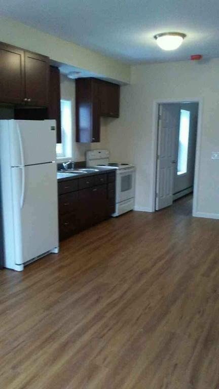 58 Laurel St - Photo 3 of 8