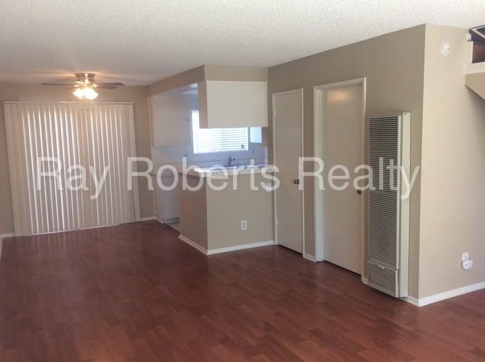 10705 Walnut St - Photo 2 of 10