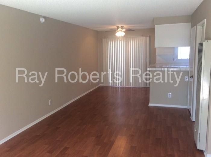 10705 Walnut St - Photo 3 of 10