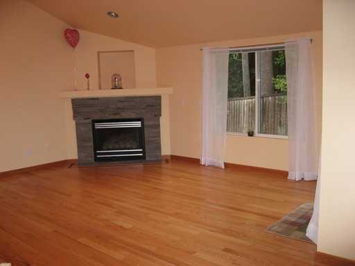 1218 Devon Loop NE - Photo 2 of 11