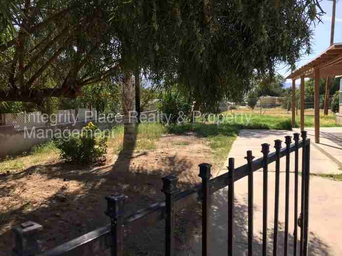 22091 Lemon St - Photo 3 of 20