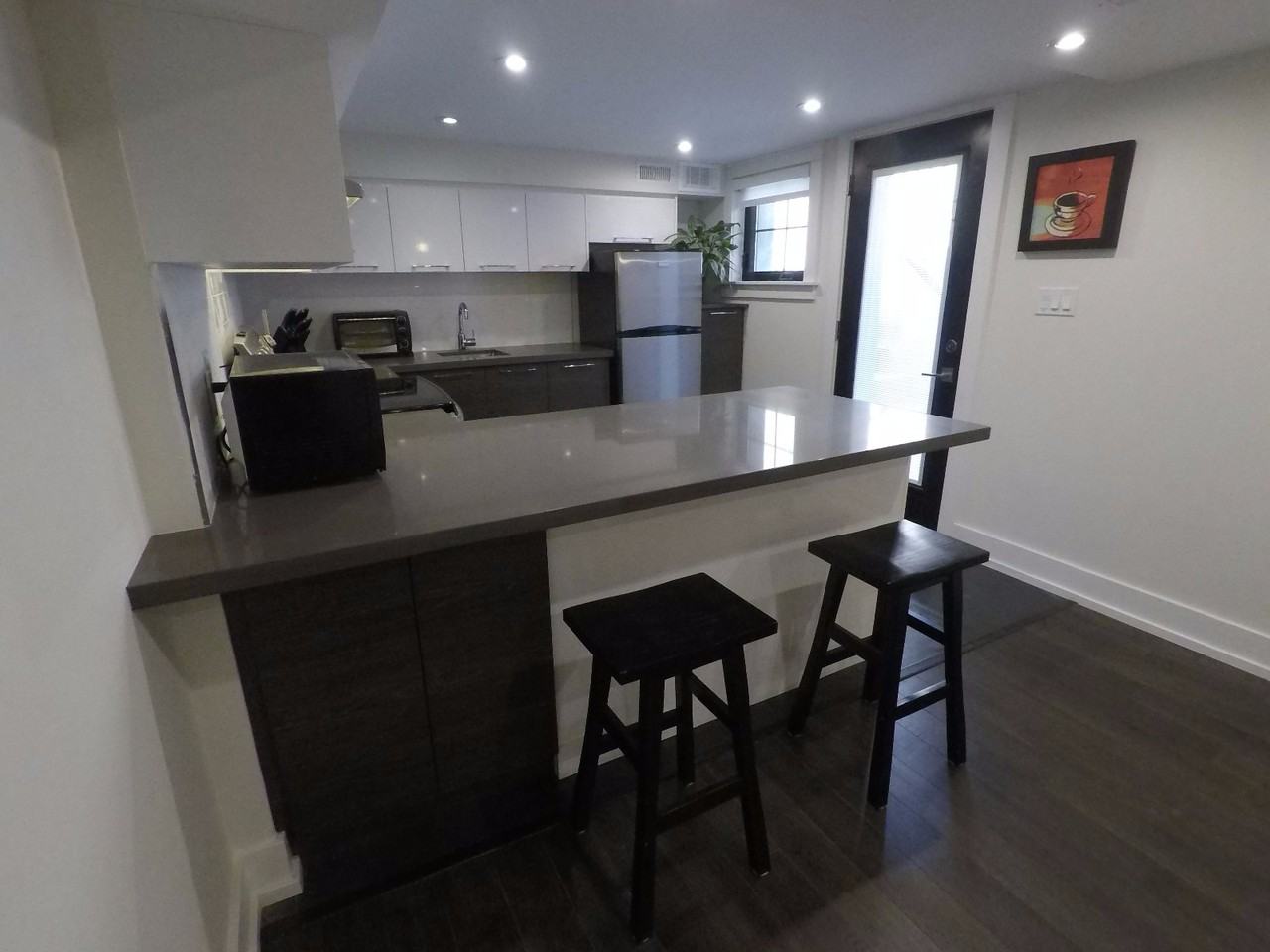 College St & Clinton St - Photo 3 of 9