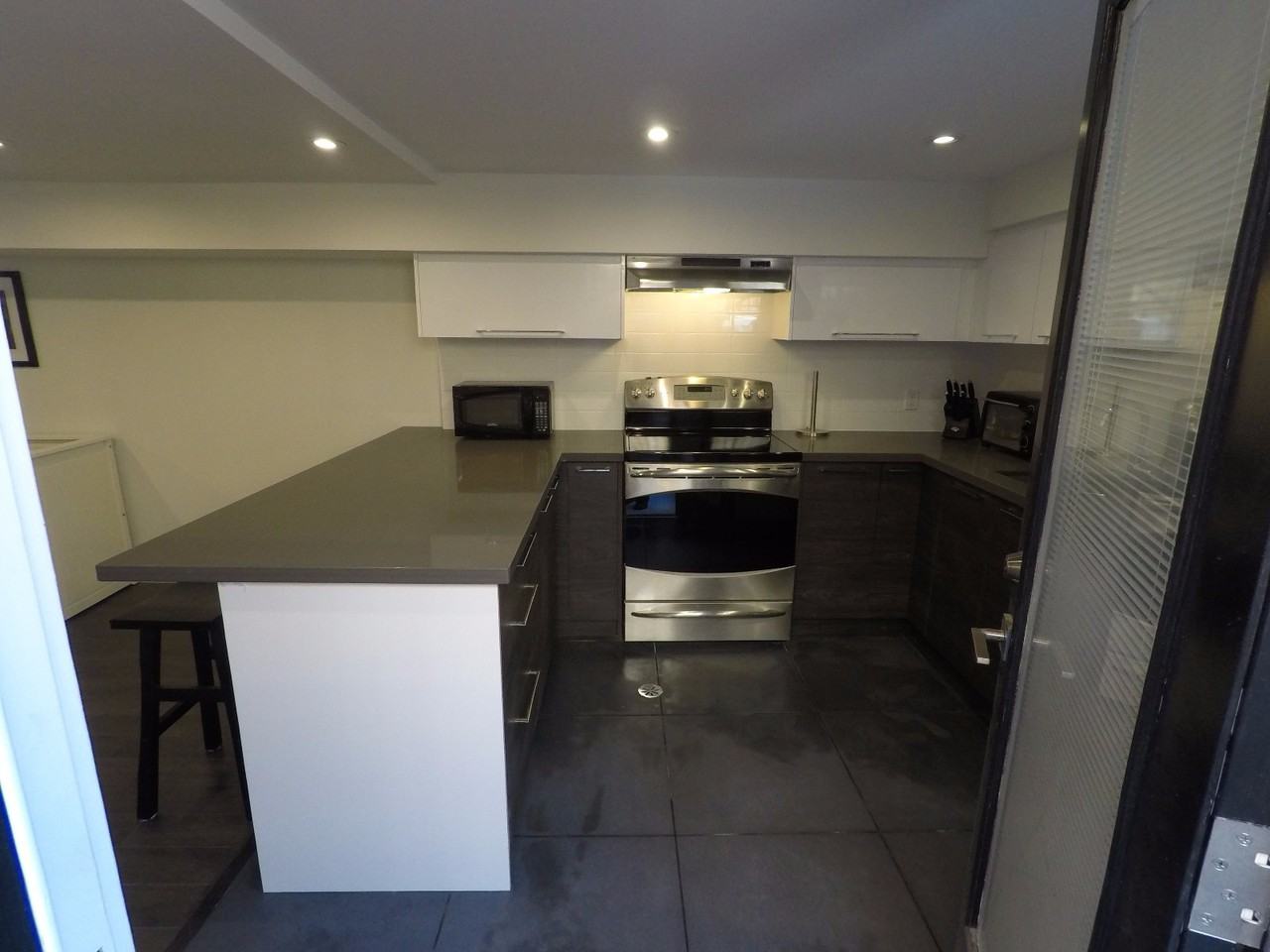 College St & Clinton St - Photo 2 of 9