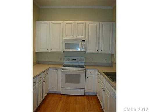 1533 Pecan Ave - Photo 2 of 10