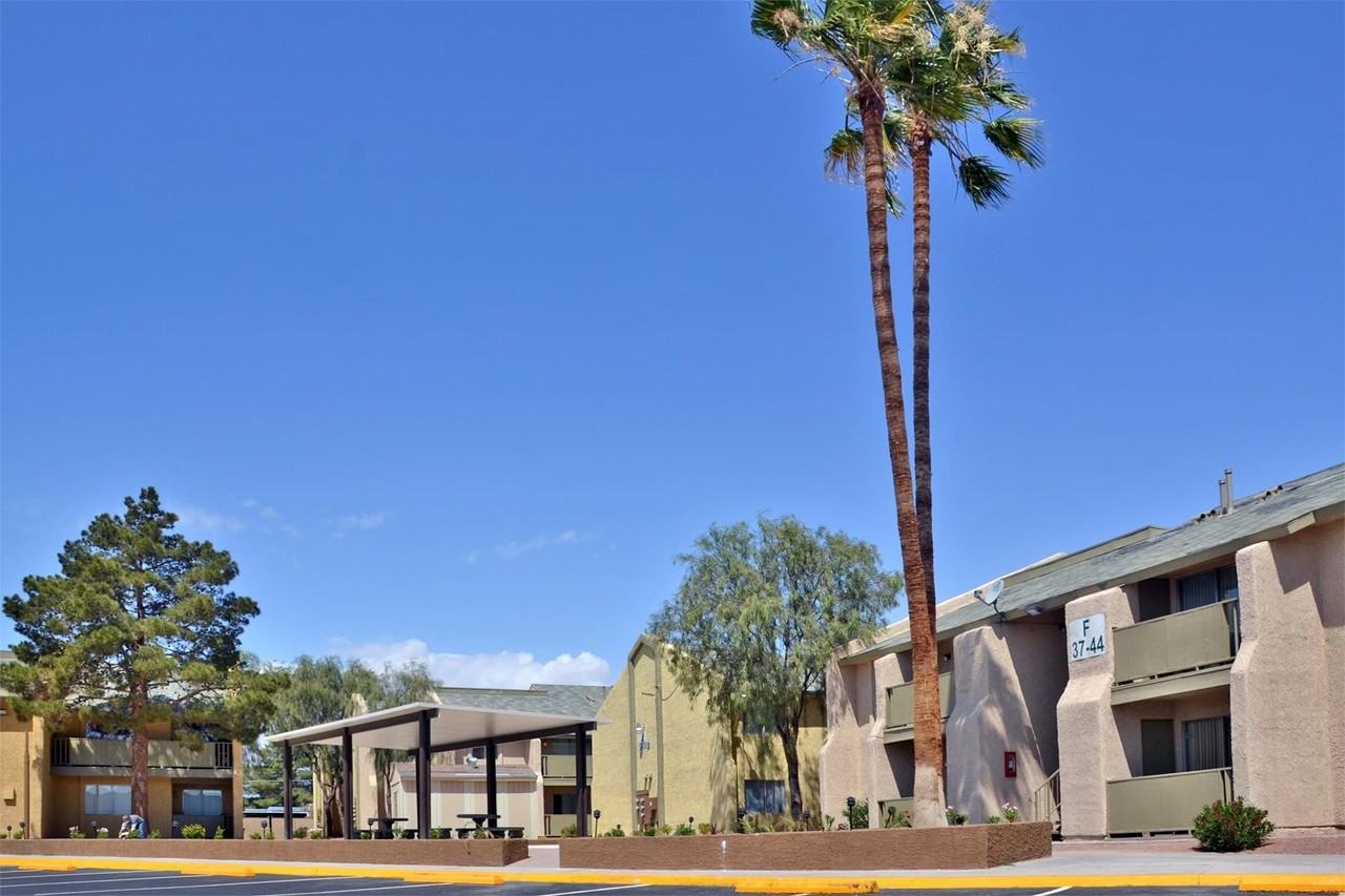 Villa Verde Apartments - Photo 3 of 9