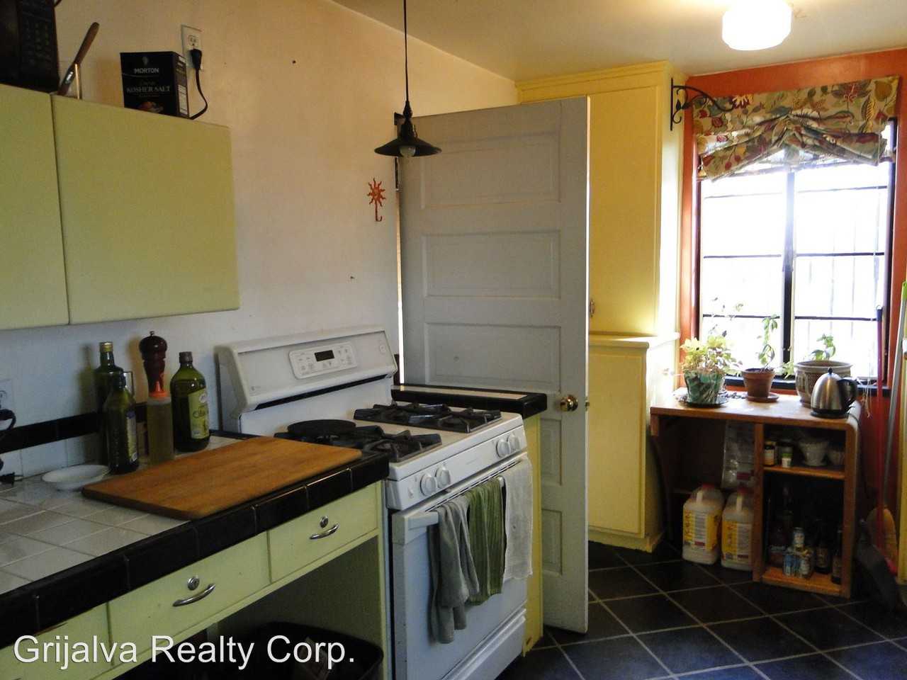 2125 N 1st Ave - Photo 3 of 6