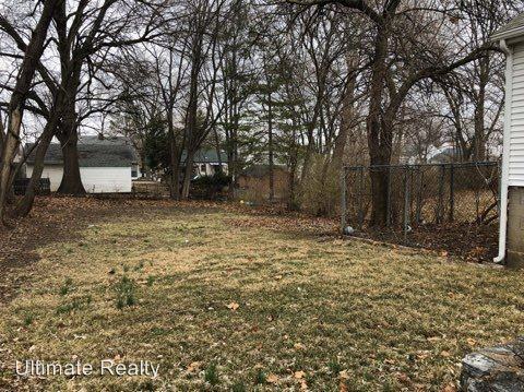 10201 Lackland Rd - Photo 3 of 11