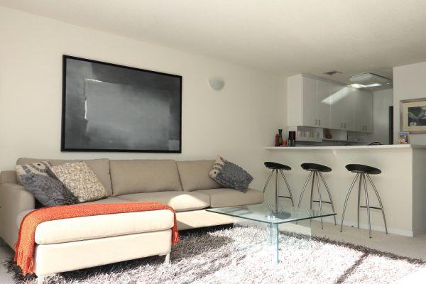 440 Davis Ct #2006 - Photo 2 of 7