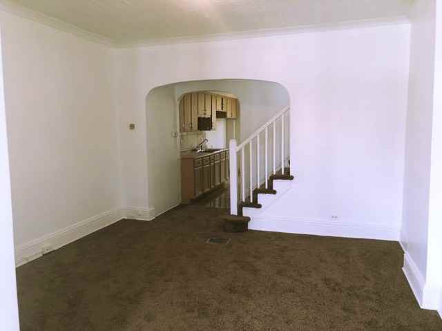 10423 S Corliss Ave - Photo 3 of 8