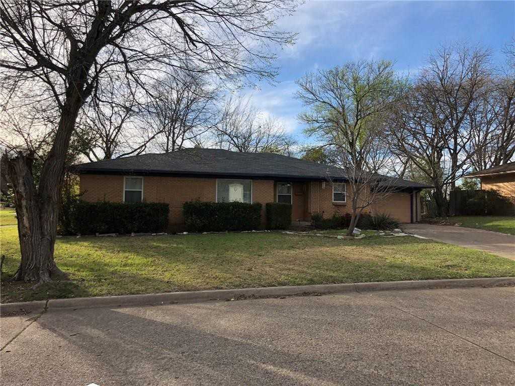 3327 Kiestwood Dr - Photo 2 of 18