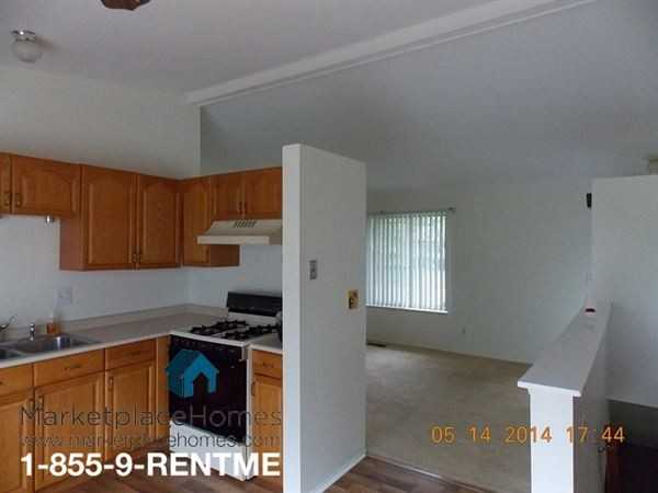 4037 Heathgate Dr - Photo 2 of 8