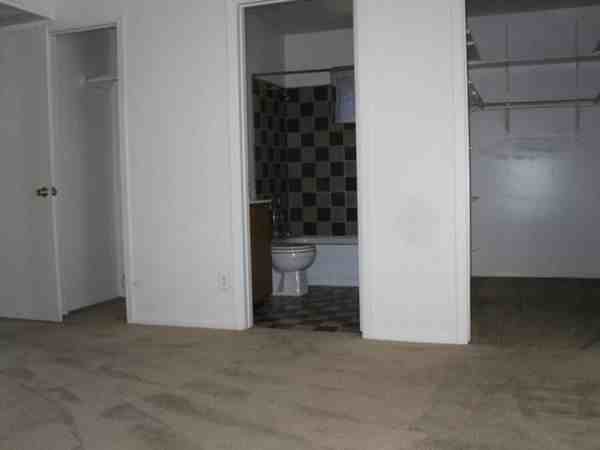 906 S Farmer Ave - Photo 3 of 9