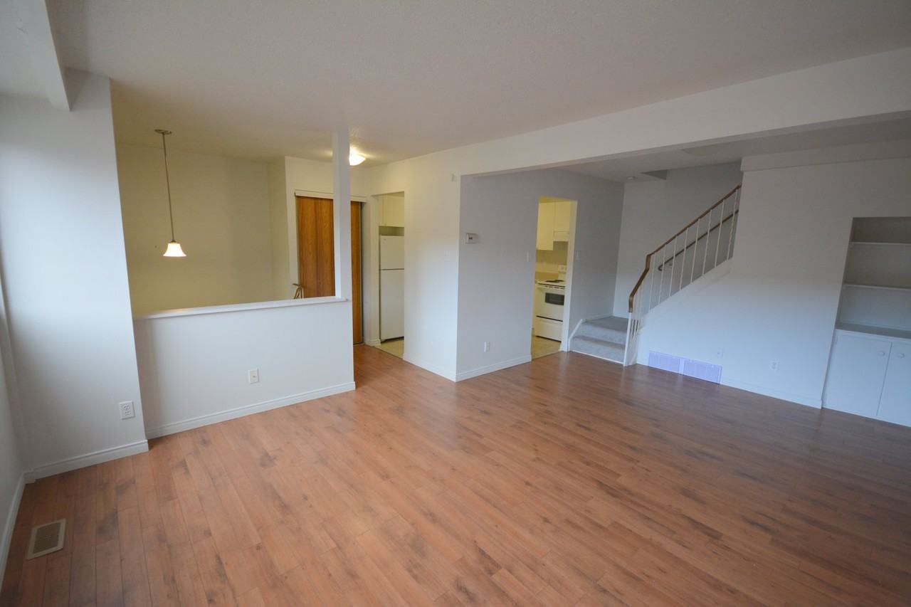 3301 Uplands Drive - Photo 2 of 8