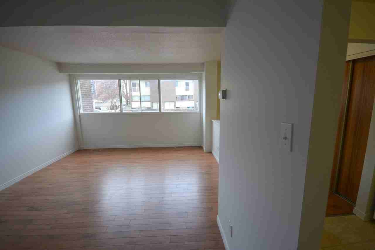 3301 Uplands Drive - Photo 3 of 8