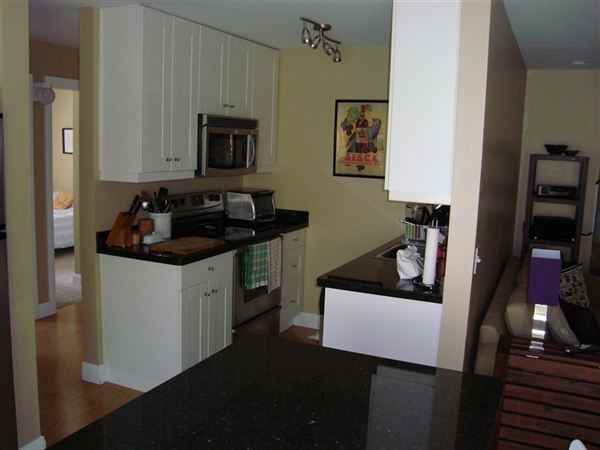 Berkley Manor - Photo 2 of 8