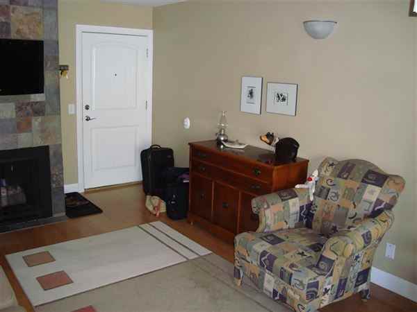 Berkley Manor - Photo 3 of 8