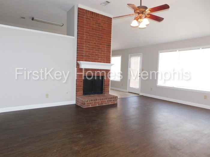 1406 Milestone Cir - Photo 2 of 16