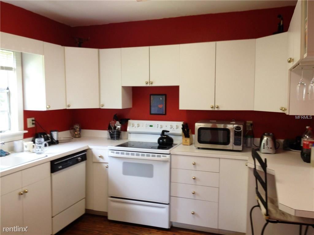 1207 E Jefferson St - Photo 2 of 15