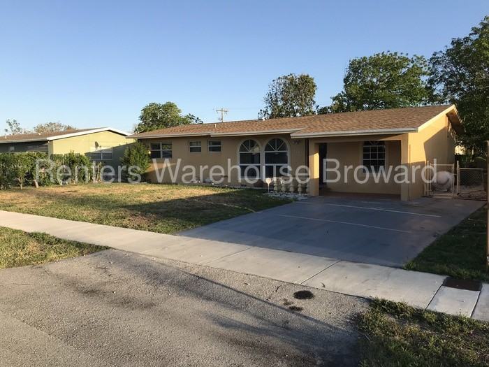 910 NE 49th St - Photo 2 of 23