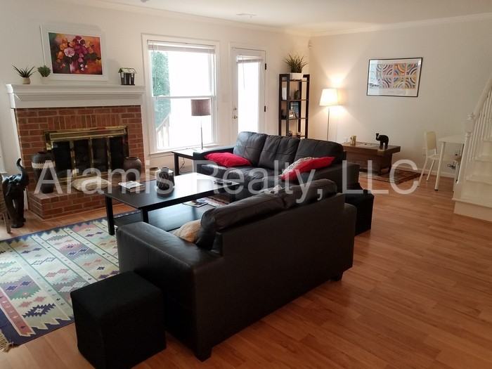 1381 Old Virginia Ct SE - Photo 3 of 24