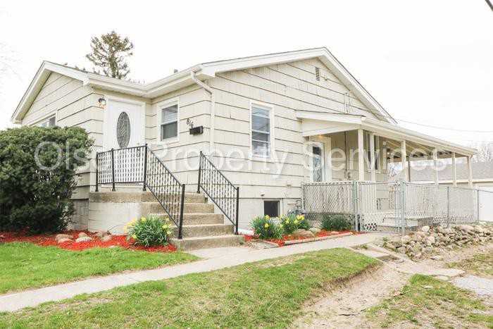 816 W 39th Pl - Photo 2 of 35