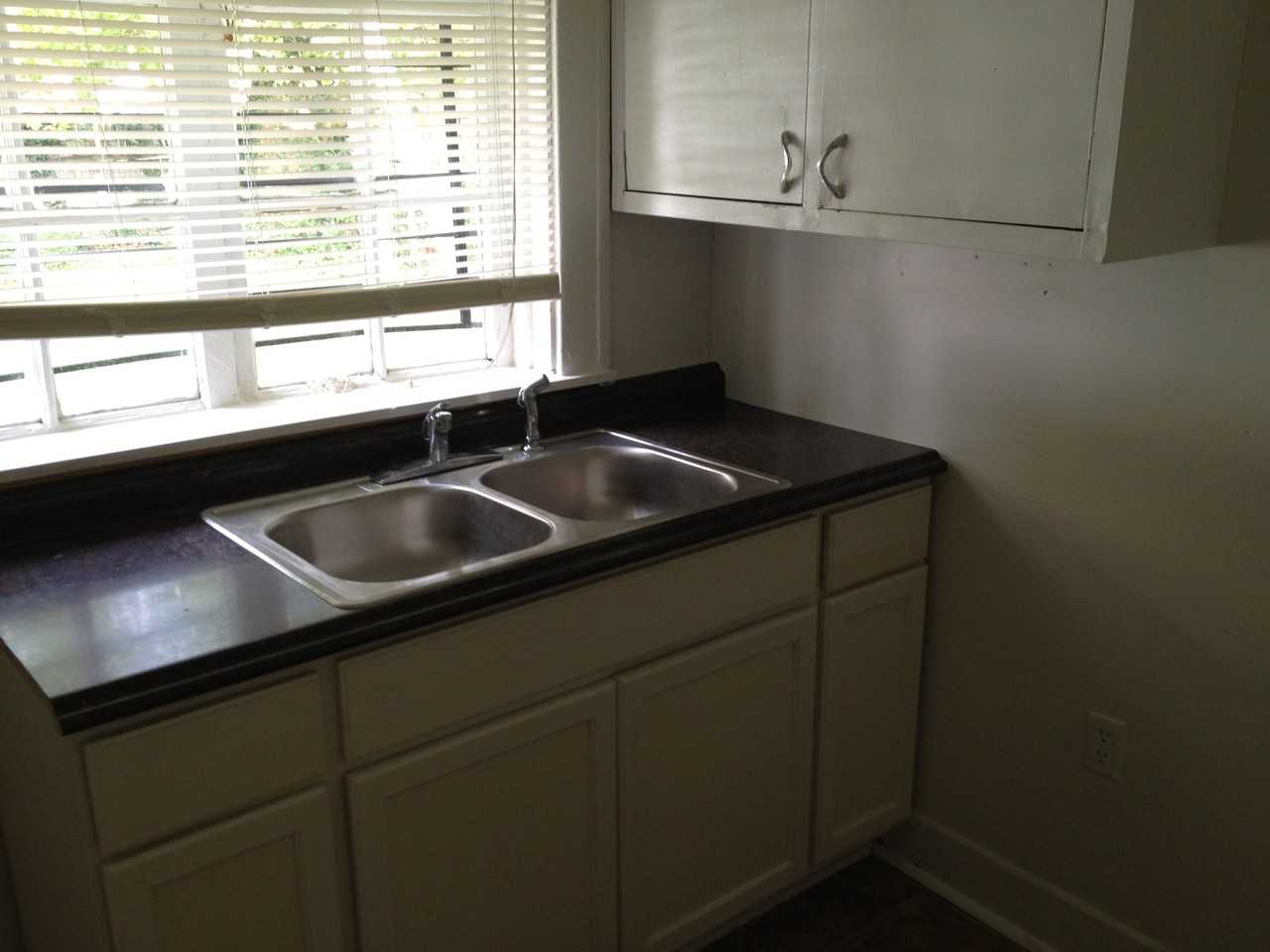 228 Buxton Ave - Photo 2 of 5