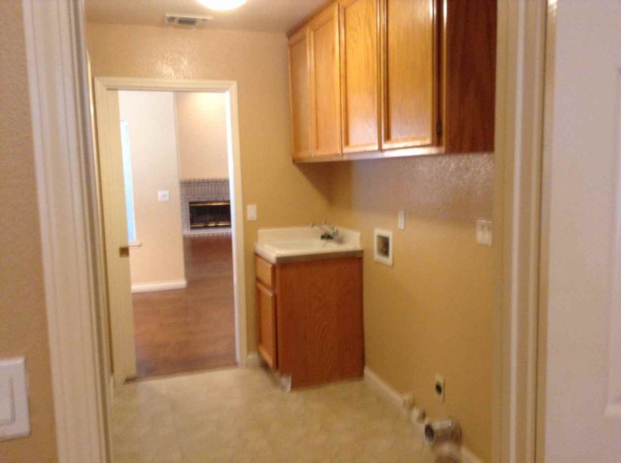 1103 Muirfield Dr - Photo 3 of 15