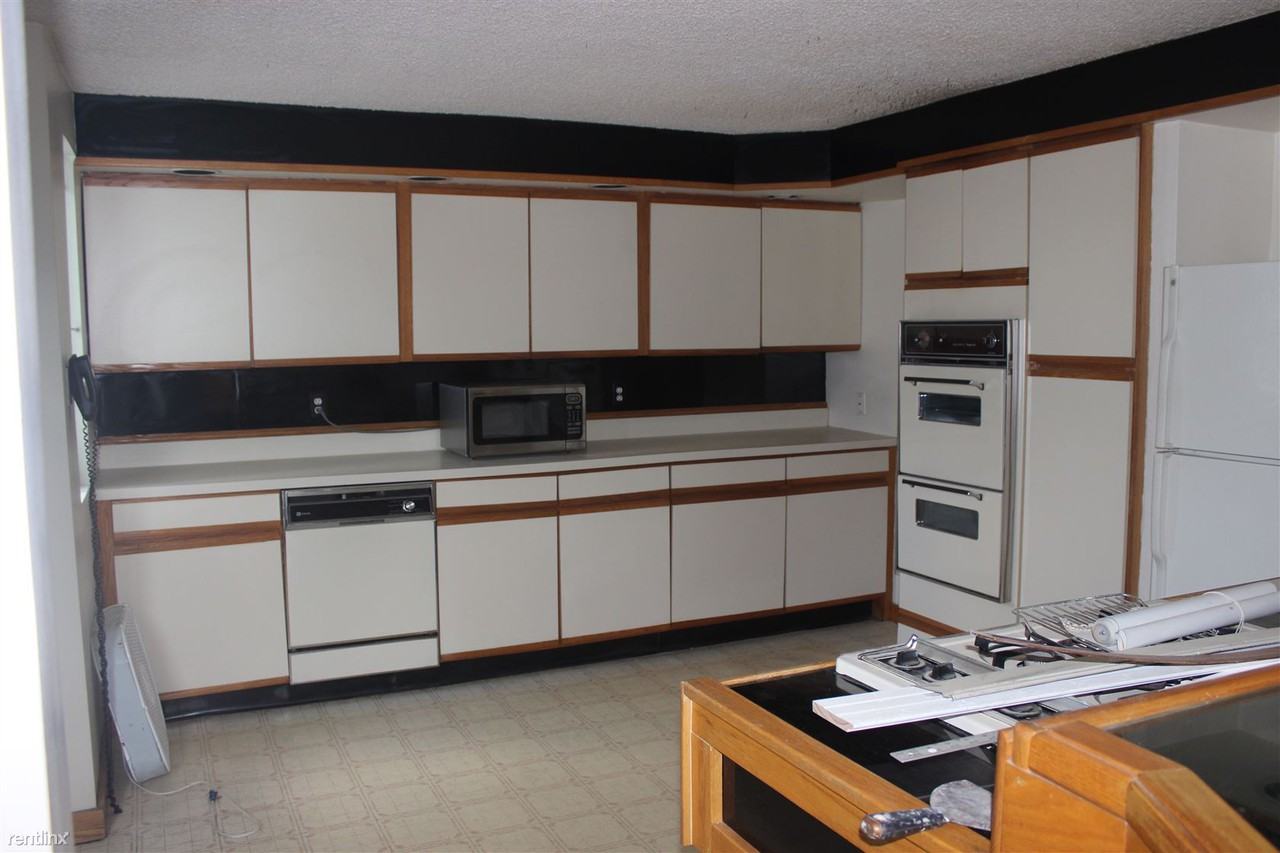 27 Princeton St - Photo 2 of 18
