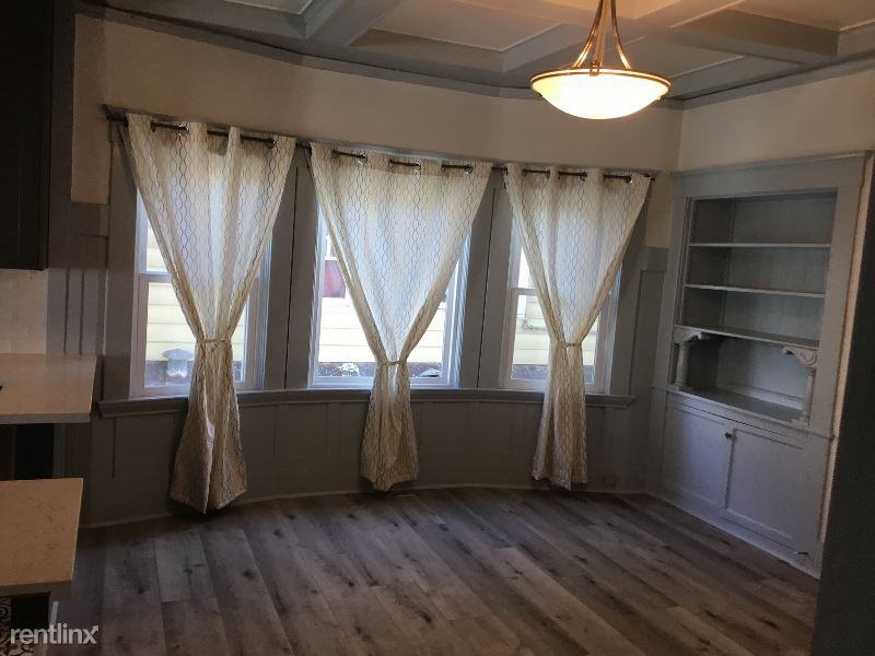 5816 Shattuck Ave - Photo 2 of 11