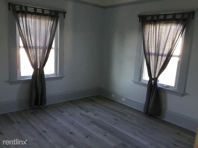 5816 Shattuck Ave - Photo 3 of 11