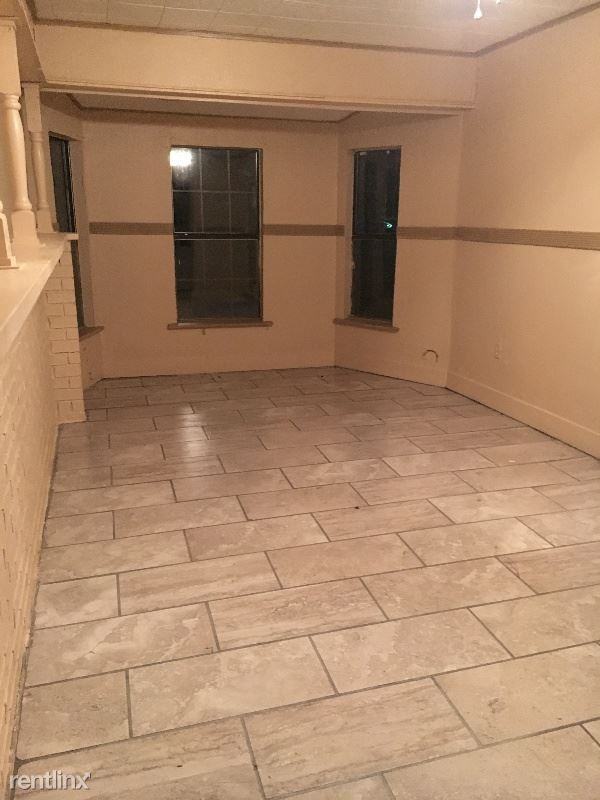 313 Davis Ave - Photo 2 of 7