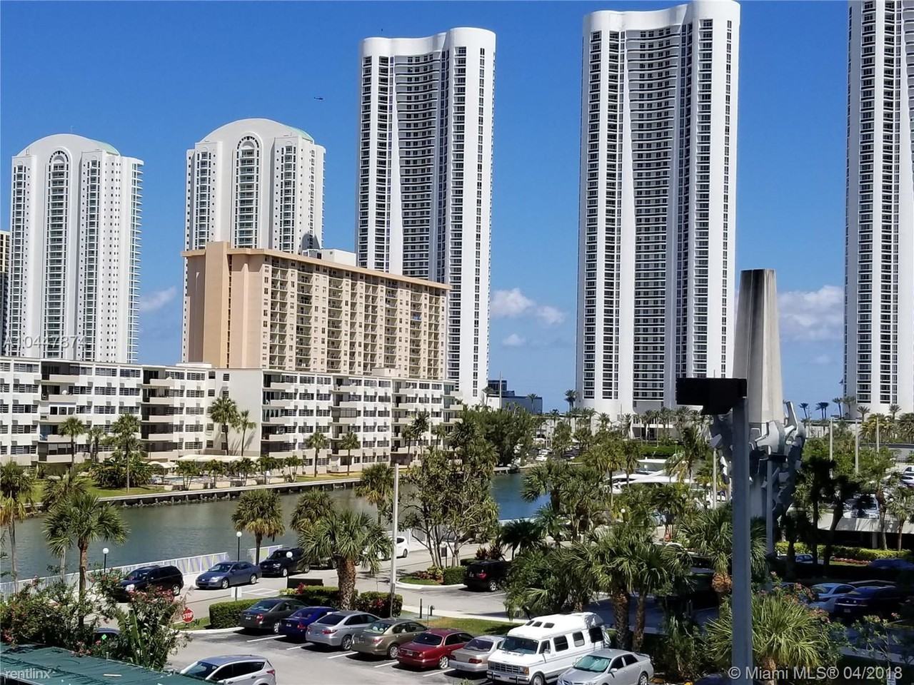 5000 Bayview Dr #331 - Photo 3 of 9