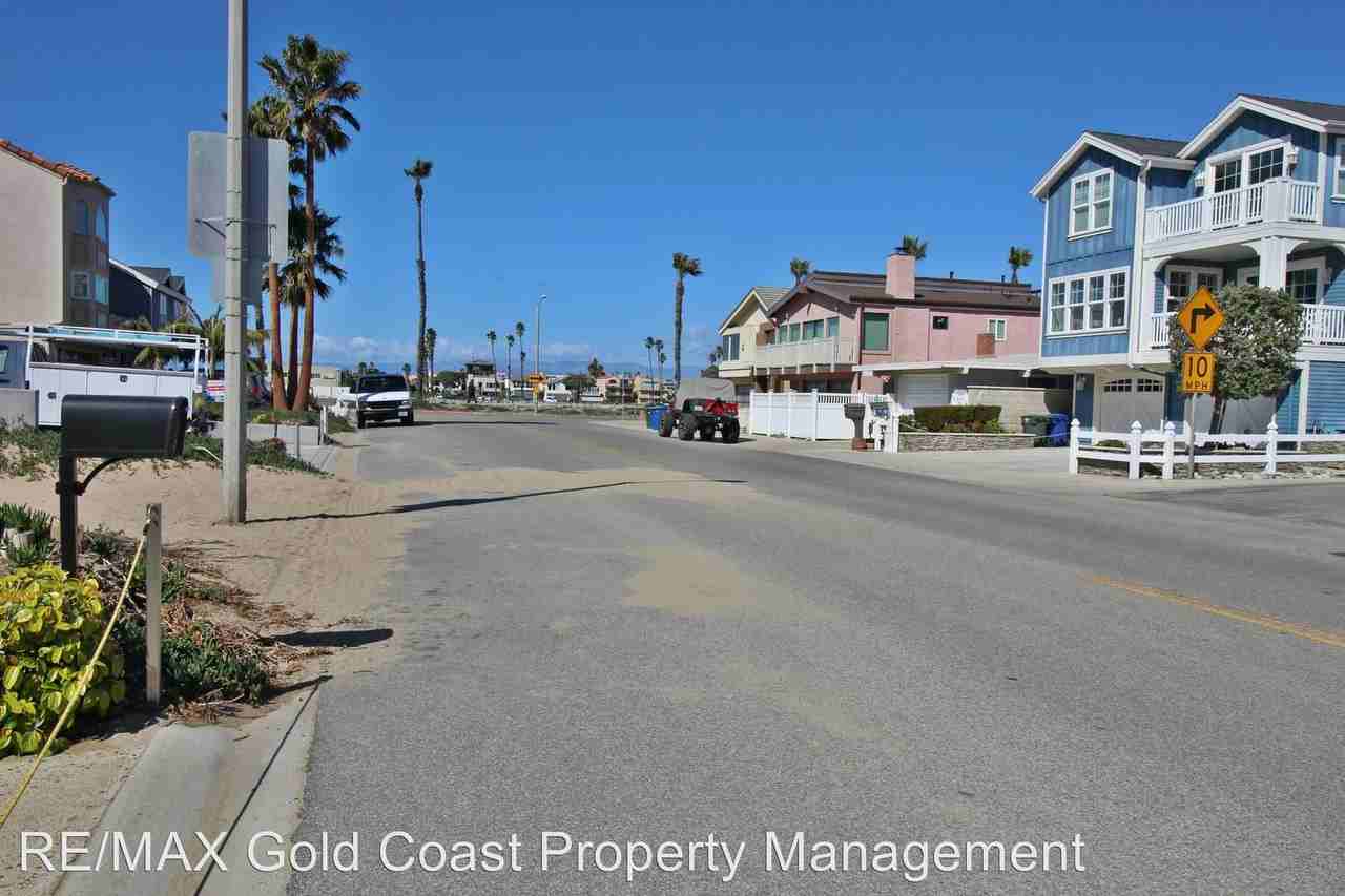 2424 Ocean Dr - Photo 2 of 26