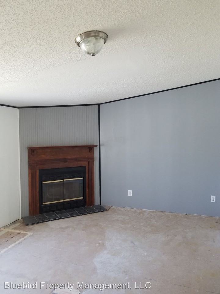 177 Glencrest Dr - Photo 2 of 11