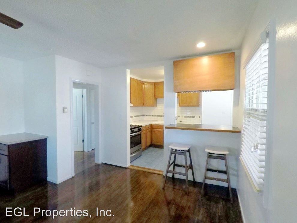 6941 White Ave - Photo 3 of 13