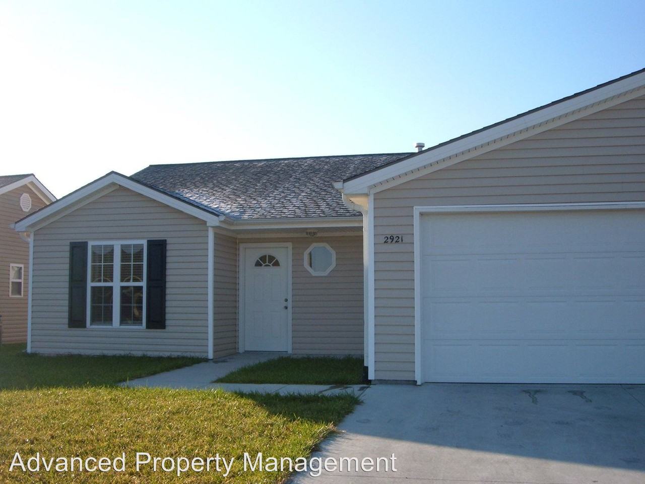 2921 Brookville Dr - Photo 2 of 15