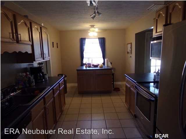 6303 Wallace Rd - Photo 2 of 4