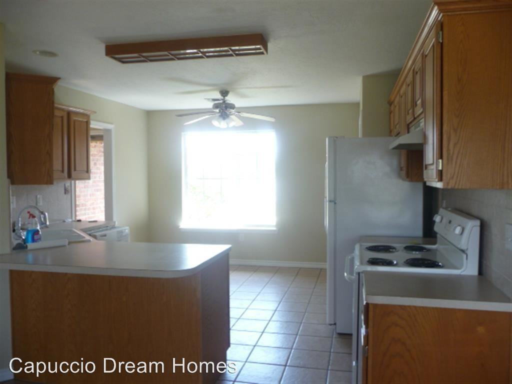825 Huddleston Dr - Photo 3 of 20