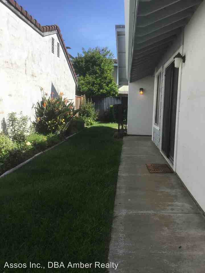 5824 Southview Dr - Photo 2 of 8