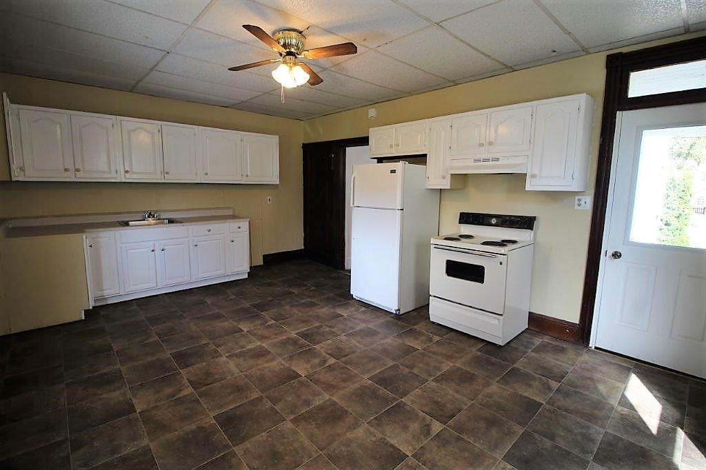 358 E Jackson St - Photo 2 of 9