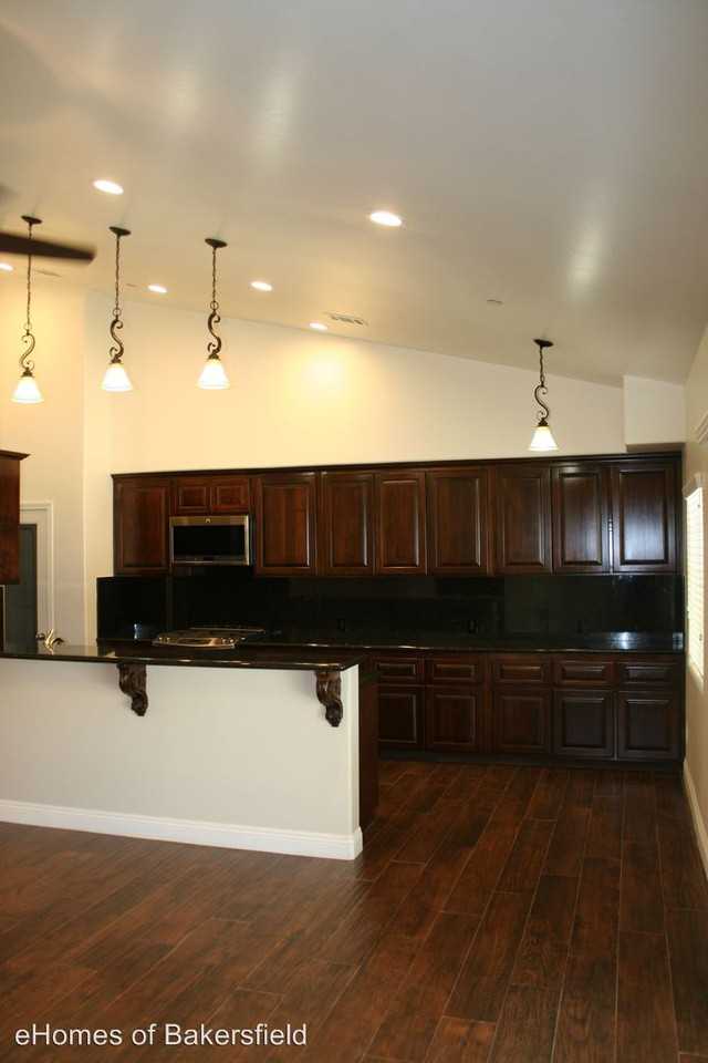 2925 Hosking Ave - Photo 3 of 31