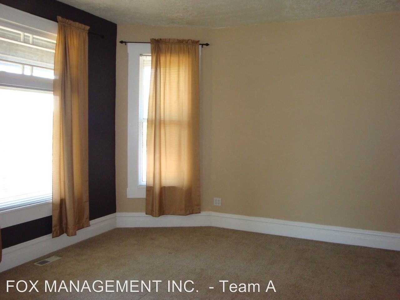 133 NE Graham St - Photo 3 of 26