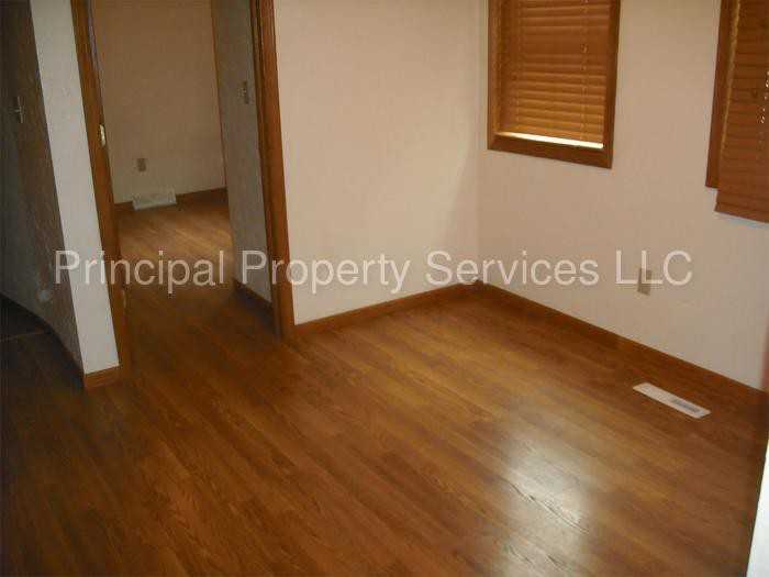 515 Grove St - Photo 2 of 8