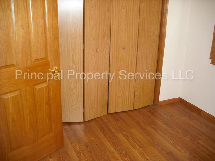 515 Grove St - Photo 3 of 8