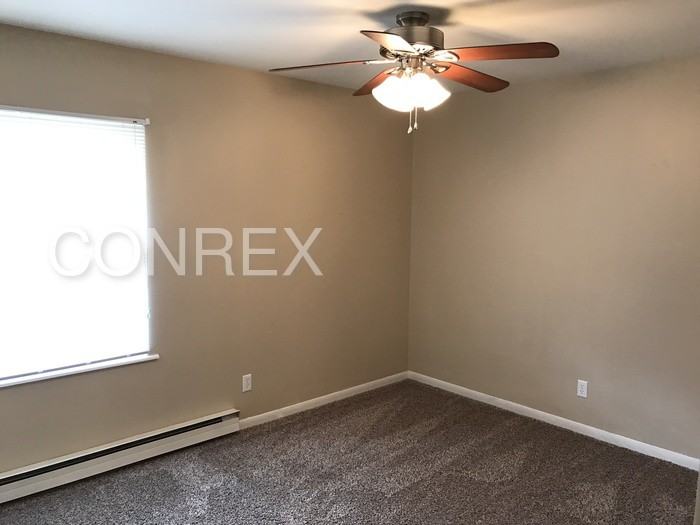 102 Kathie Ct - Photo 3 of 8