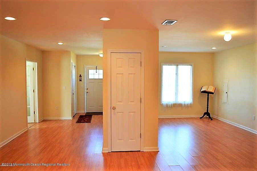1702 Binnacle Rd - Photo 2 of 10